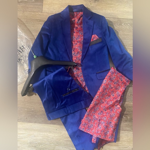 Issac Mizrahi Boys Size 4 Cobalt Blue Suit with Red Paisley Lining-NWT